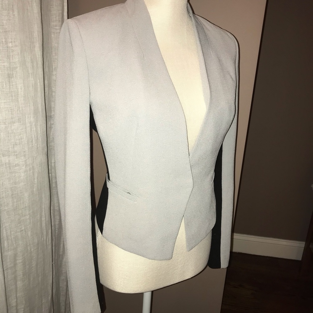 🌺 (2/$10) Rachel Roy Gray Illusion Blazer